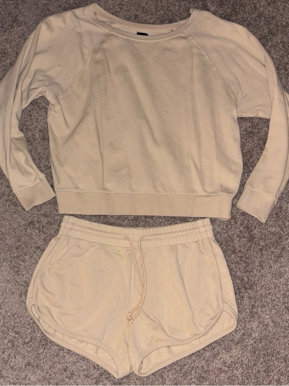Gap Women’s sweats set sweatshirt and shorts size small